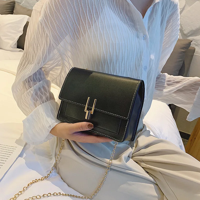 Custom Logo Female Handbag New Fashion Chain Shoulder Bag Hit Color Y Lock Bag Messenger Lady Portable Square Bag
Custom Logo Female Handbag New Fashion Chain Shoulder Bag Hit Color Y Lock Bag Messenger Lady Portable Square Bag