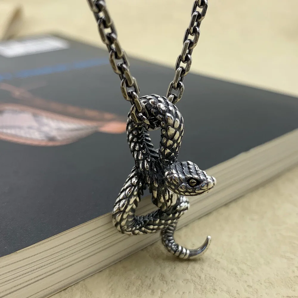 S925 Silver Vintage Snake Pendant For Men Animal Pattern Punk Rock Hip Hop Necklace Pendant Jewelry Gift Hiphop
S925 Silver Vintage Snake Pendant For Men Animal Pattern Punk Rock Hip Hop Necklace Pendant Jewelry Gift Hiphop