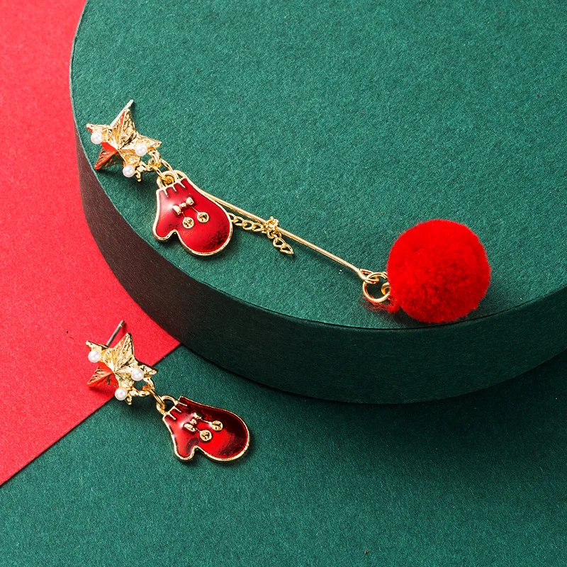 2020 Christmas cute gloves heart ball earrings Women's European and American fashion exquisite silver needle earrings, As picture show
2020 Christmas cute gloves heart ball earrings Women's European and American fashion exquisite silver needle earrings, As picture show