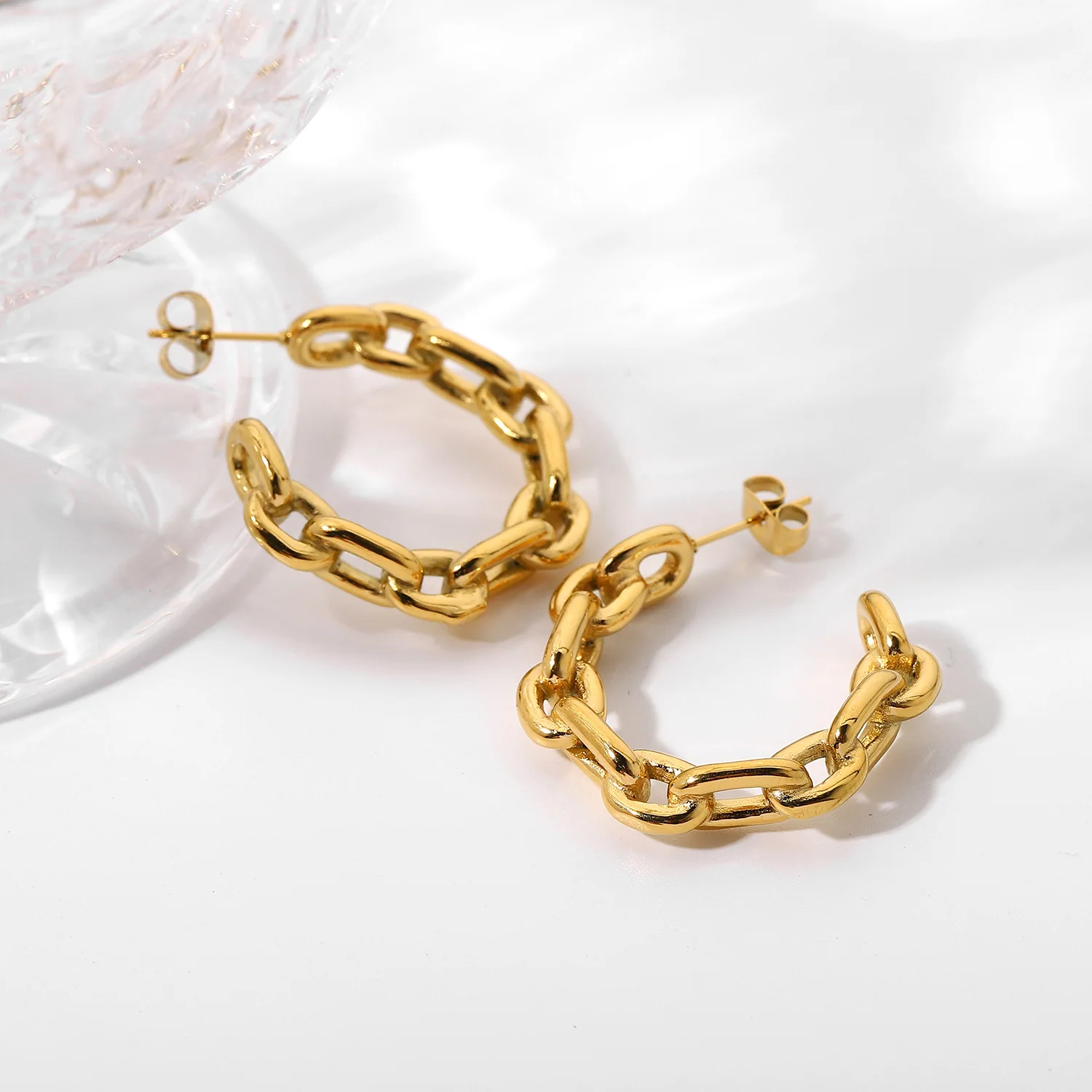 Vershal A675 New Arrival 18k Gold Plated Stainless Steel Trendy Design Chain Hoop Earrings
Vershal A675 New Arrival 18k Gold Plated Stainless Steel Trendy Design Chain Hoop Earrings