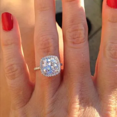 New Engagement Ring Classic Jewelry Design Bright Square CZ Ring Sweet Romantic Wedding Rings for Women Party Accessories
New Engagement Ring Classic Jewelry Design Bright Square CZ Ring Sweet Romantic Wedding Rings for Women Party Accessories