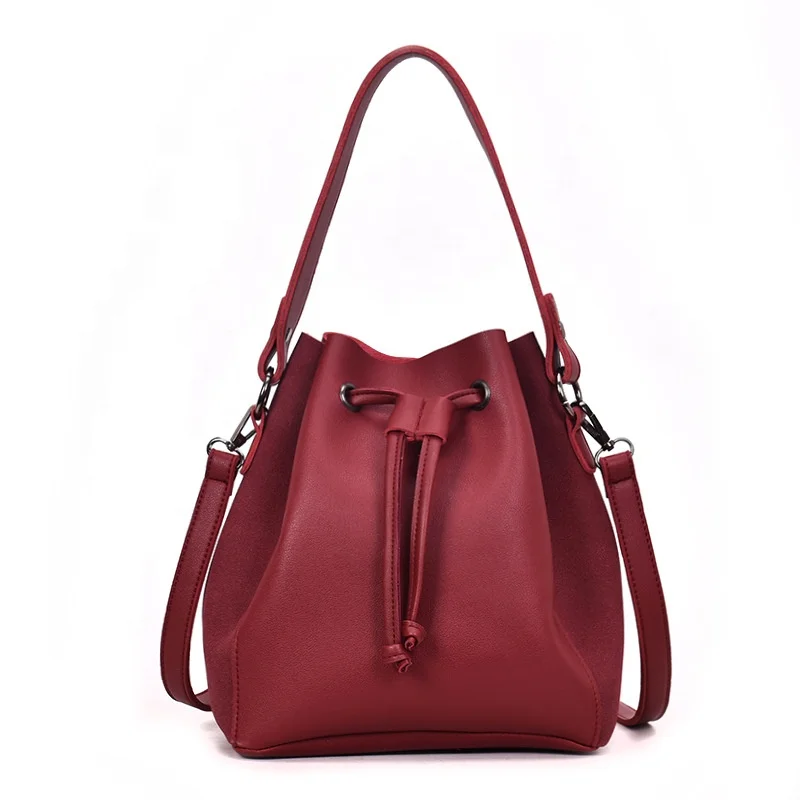 2021 Fashion PU Leather Woman Design Bags Shoulder Purse and Bag Ladies Drawstring Large Crossbody Handbags
2021 Fashion PU Leather Woman Design Bags Shoulder Purse and Bag Ladies Drawstring Large Crossbody Handbags