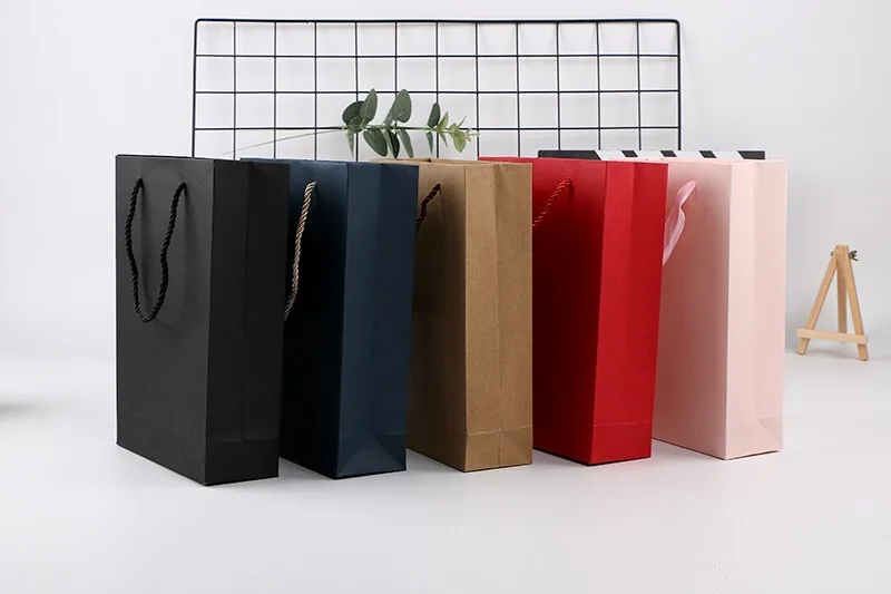 stock luxury custom gift paper shopping bags material: art paper