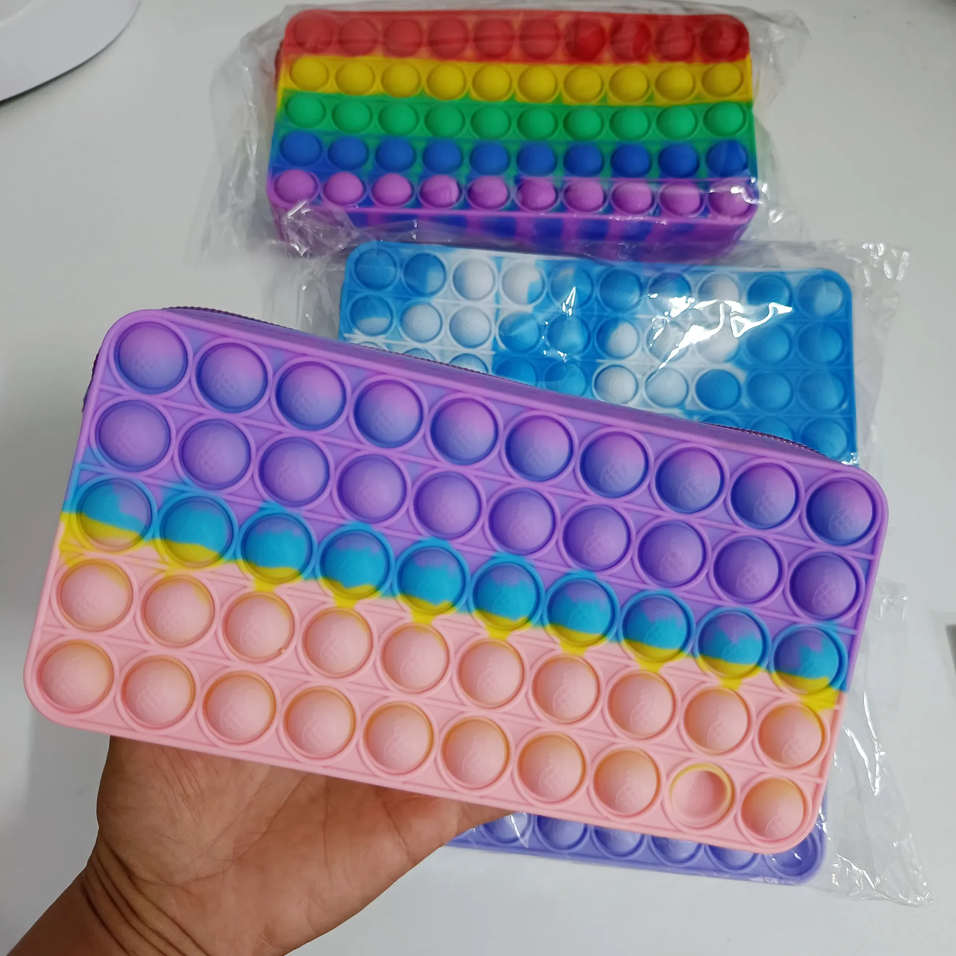 Wholesale New Fashion Multi Color Anti Stress Silicone Kids Adult Fidget Bubble Coin Purse For Women Ladies
Wholesale New Fashion Multi Color Anti Stress Silicone Kids Adult Fidget Bubble Coin Purse For Women Ladies