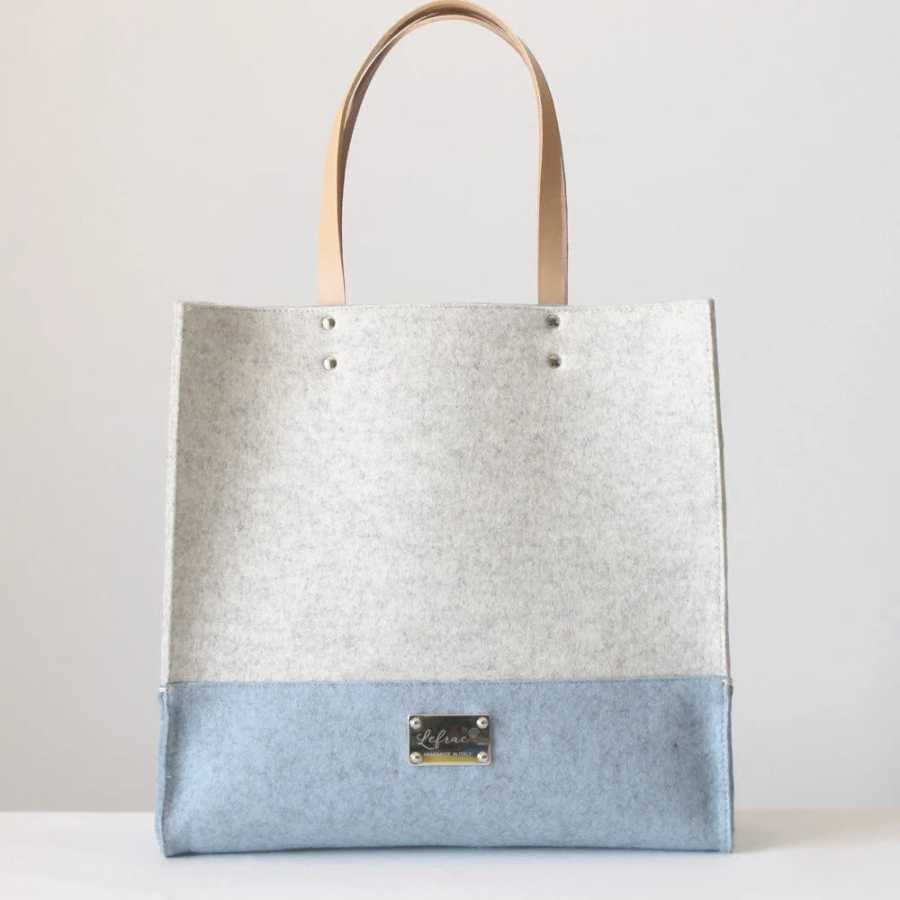 Cheap high-quality custom fashion classic light color felt lady tote bag felt shopping bag
Cheap high-quality custom fashion classic light color felt lady tote bag felt shopping bag