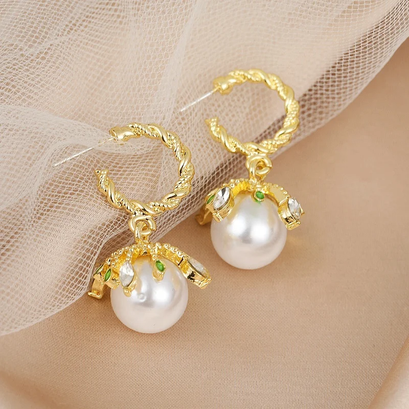 Kaimei new 2021 Circle Earrings New Vintage High Baroque Pearl Earrings Gold Circle Earclip Women Jewelry Pearl Hoops Earrings, Many colors fyi
Kaimei new 2021 Circle Earrings New Vintage High Baroque Pearl Earrings Gold Circle Earclip Women Jewelry Pearl Hoops Earrings, Many colors fyi