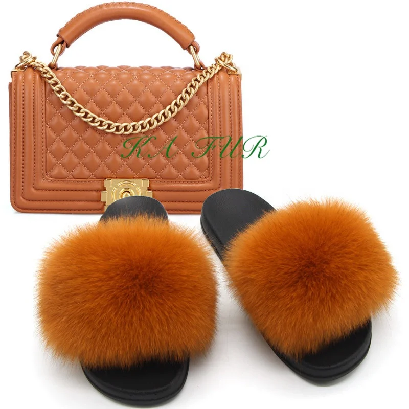 Rainbow color hand bags shoulder crossbody designer matching purse handbags raccoon real fox fur slides and handbag for women
Rainbow color hand bags shoulder crossbody designer matching purse handbags raccoon real fox fur slides and handbag for women