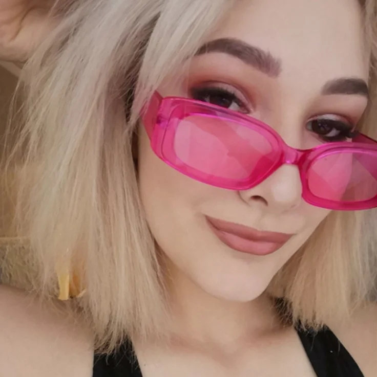2021 INS Fashion Retro Vintage Sun glasses Cheap Plastic Small Frame Oval Rectangular Sunglasses
2021 INS Fashion Retro Vintage Sun glasses Cheap Plastic Small Frame Oval Rectangular Sunglasses