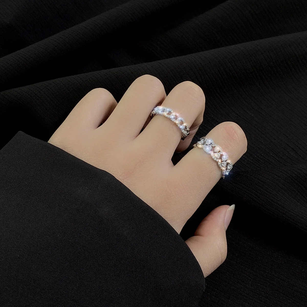 Full Diamond Simple Couple Hollow Ring Two Size Diamond Men's and Women's Jewelry, Picture shows 
Full Diamond Simple Couple Hollow Ring Two Size Diamond Men's and Women's Jewelry, Picture shows