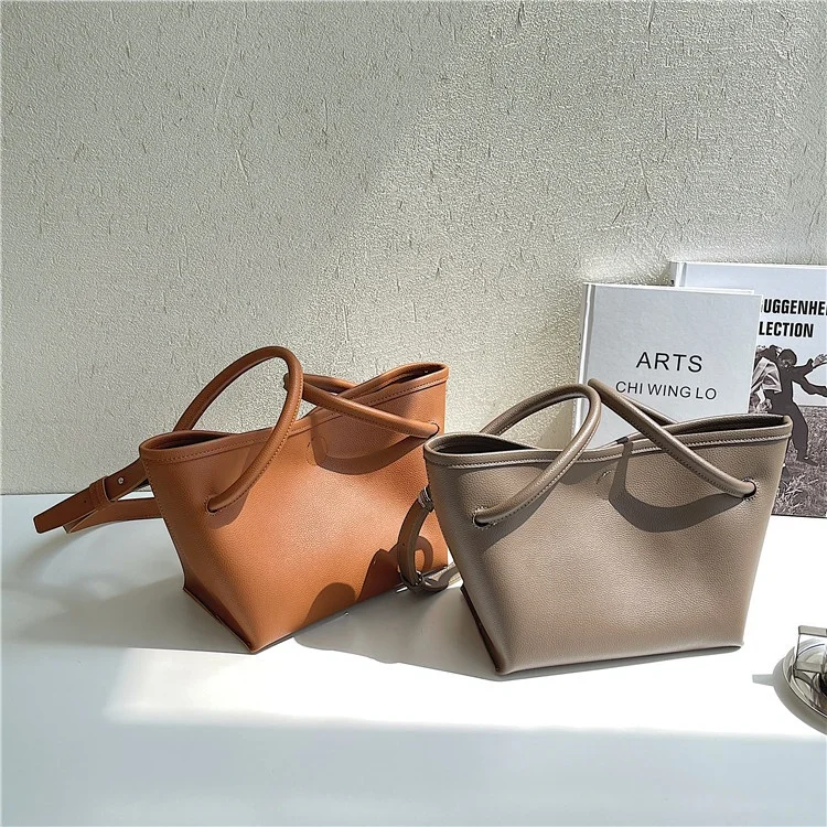 2021 Korean version of simple temperament ladies shoulder bag PU leather crossbody bag large capacity bucket bag handbag
2021 Korean version of simple temperament ladies shoulder bag PU leather crossbody bag large capacity bucket bag handbag