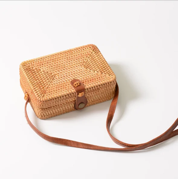 natural color environmental Vietnam natural round vintage rattan handmade beach bag, Brown
natural color environmental Vietnam natural round vintage rattan handmade beach bag, Brown