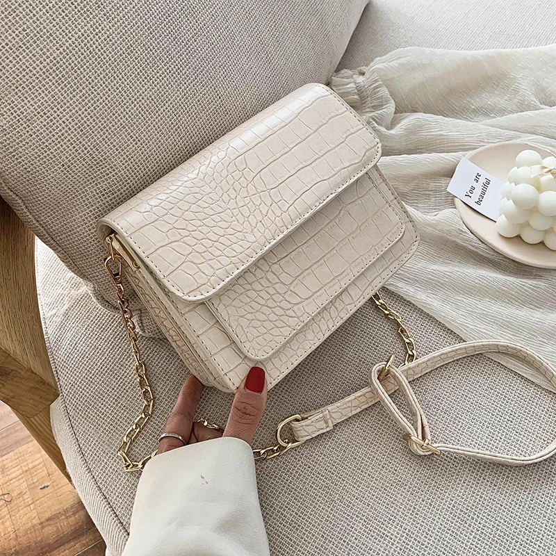 2020 Fashionable Small Crocodile Pattern Chain Cross Body Shoulder Bag PU Leather Women Handbags
2020 Fashionable Small Crocodile Pattern Chain Cross Body Shoulder Bag PU Leather Women Handbags