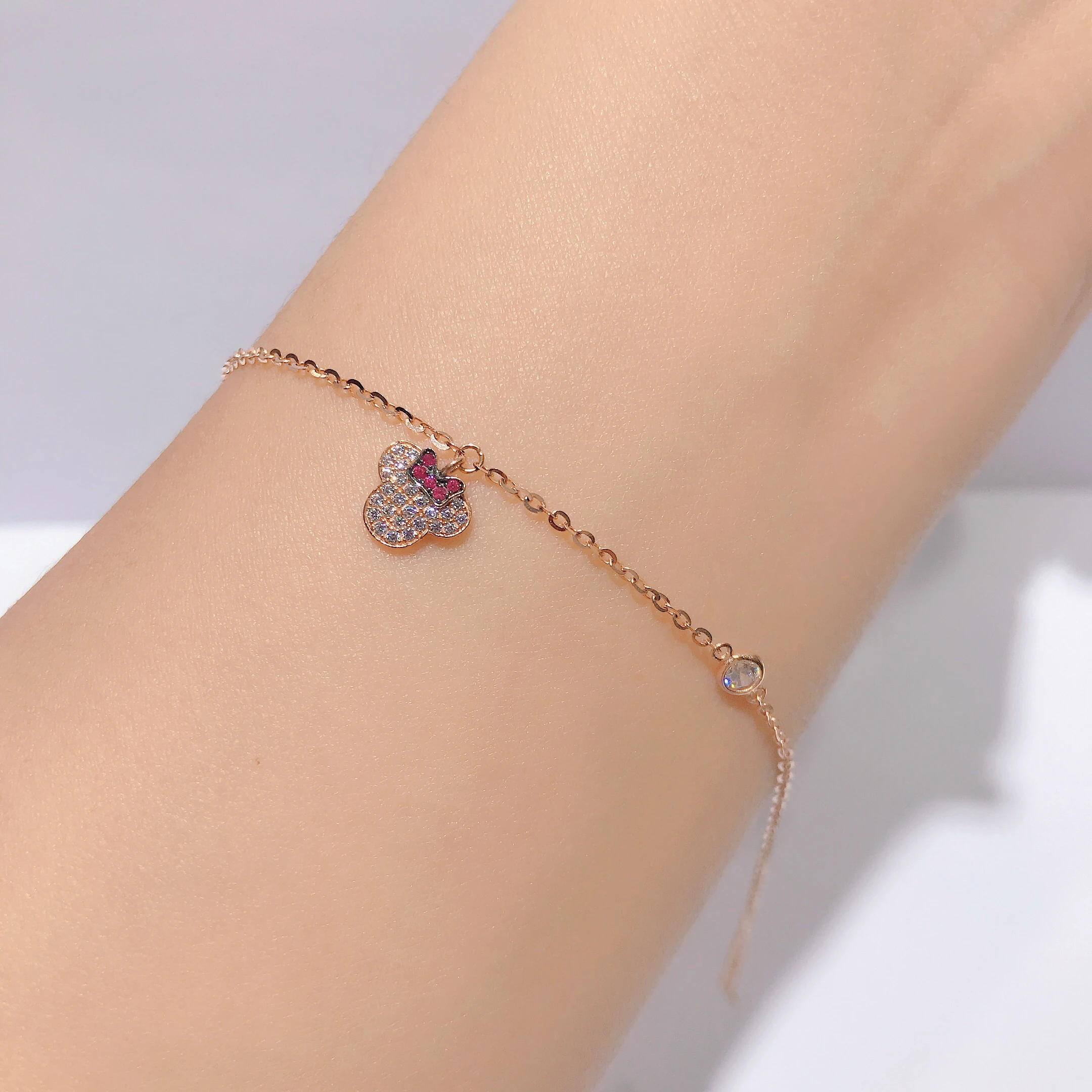 2022 Hot Selling Lady Fashion Cuff Bracelet Romantic Bear Charm Bracelet With Client's Own Logo Engraved Jewelry
2022 Hot Selling Lady Fashion Cuff Bracelet Romantic Bear Charm Bracelet With Client's Own Logo Engraved Jewelry