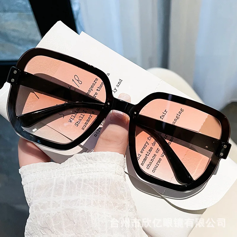 2288 New Style Oversized Square Sunglasses Custom Logo Retro Personalized Sun Glasses Designer Anti Sunshine Eye Wear For Women
2288 New Style Oversized Square Sunglasses Custom Logo Retro Personalized Sun Glasses Designer Anti Sunshine Eye Wear For Women