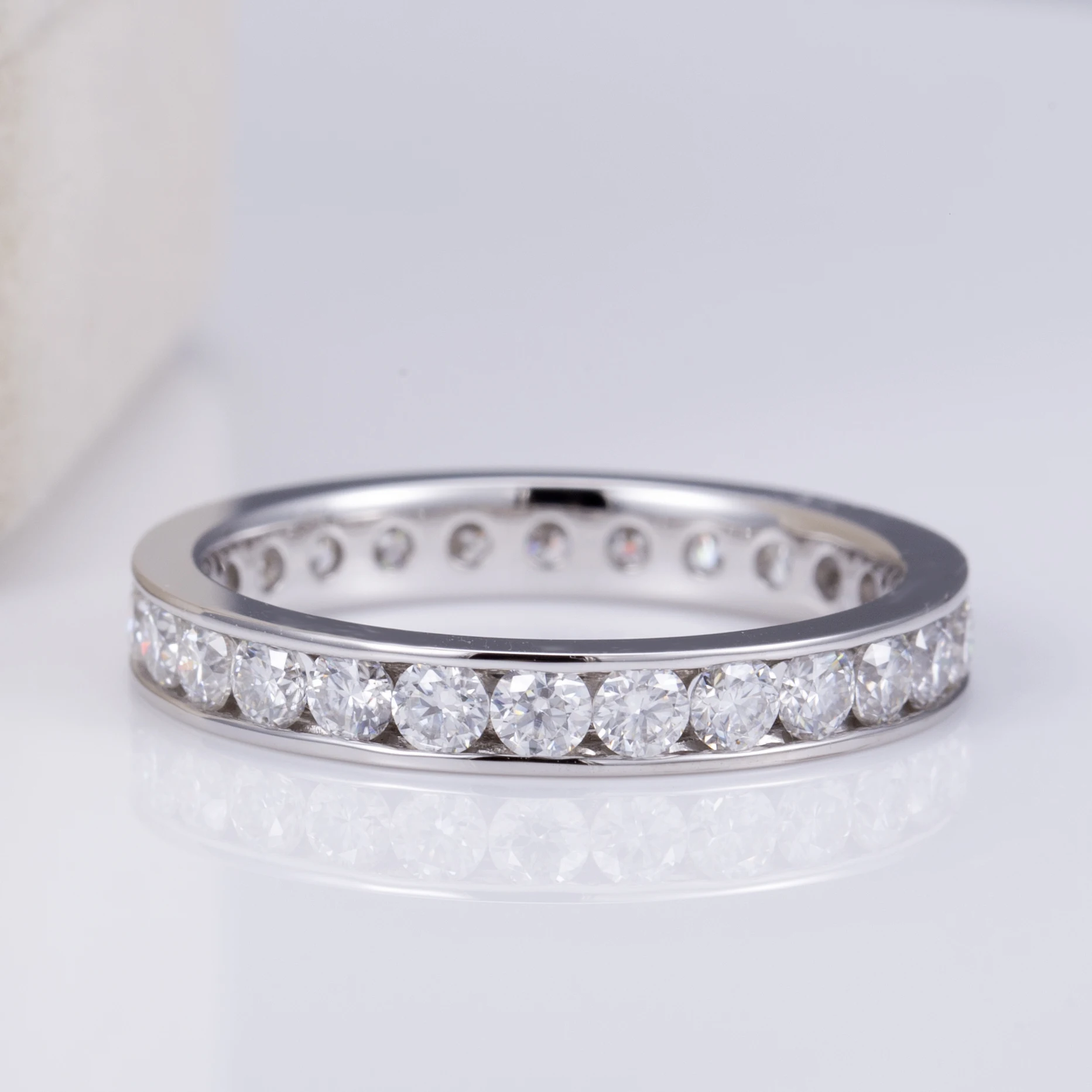 Messi Jewelry MSR-1160 18k White Gold Wedding Band Full Eternity Ring Diamond Jewelry
Messi Jewelry MSR-1160 18k White Gold Wedding Band Full Eternity Ring Diamond Jewelry