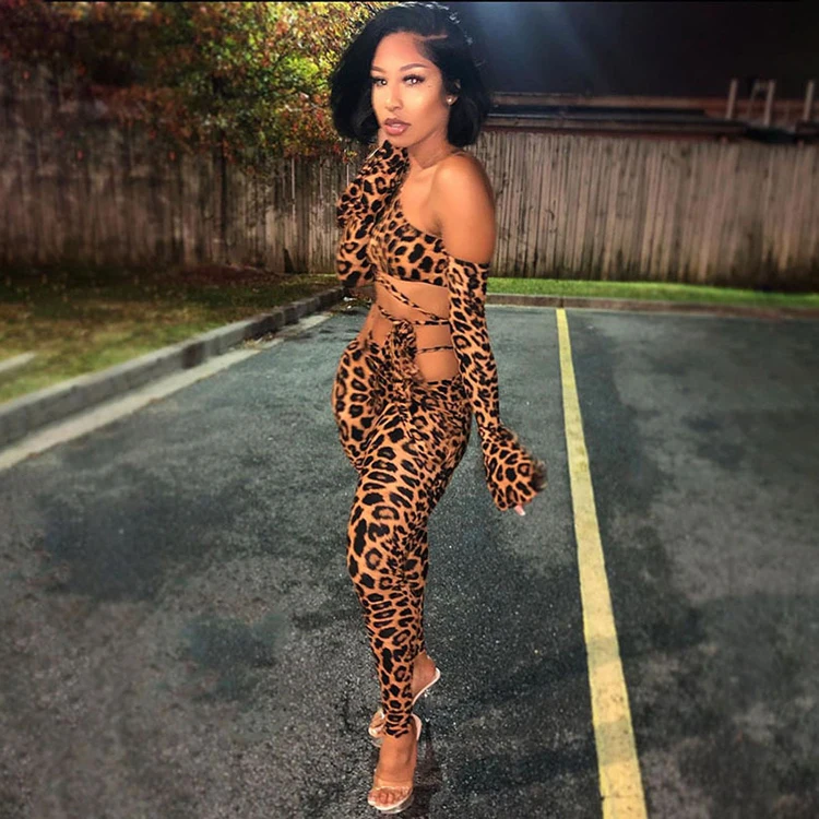 2021 Fall New Arrivals Summer Asymmetrical Leopard Print Women 2 Piece Outfits Hollow Out Bodycon Two Piece Pants Set
2021 Fall New Arrivals Summer Asymmetrical Leopard Print Women 2 Piece Outfits Hollow Out Bodycon Two Piece Pants Set