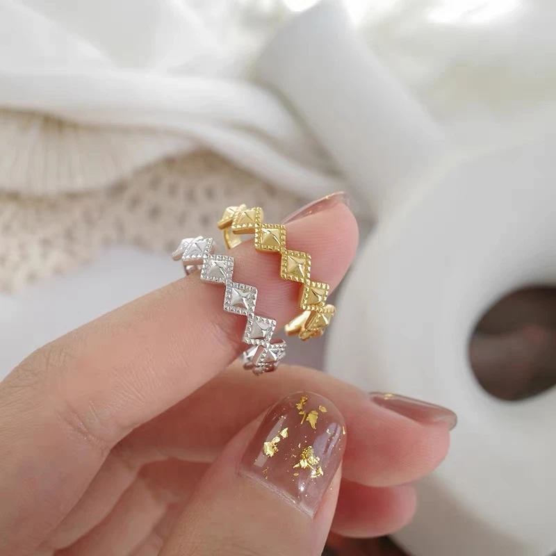 Simple Customized Ring Women Ring Gold Jewelry Ring Stainless Steel Square Personalized Fine Silver Fashion Men Gift Heart Party
Simple Customized Ring Women Ring Gold Jewelry Ring Stainless Steel Square Personalized Fine Silver Fashion Men Gift Heart Party