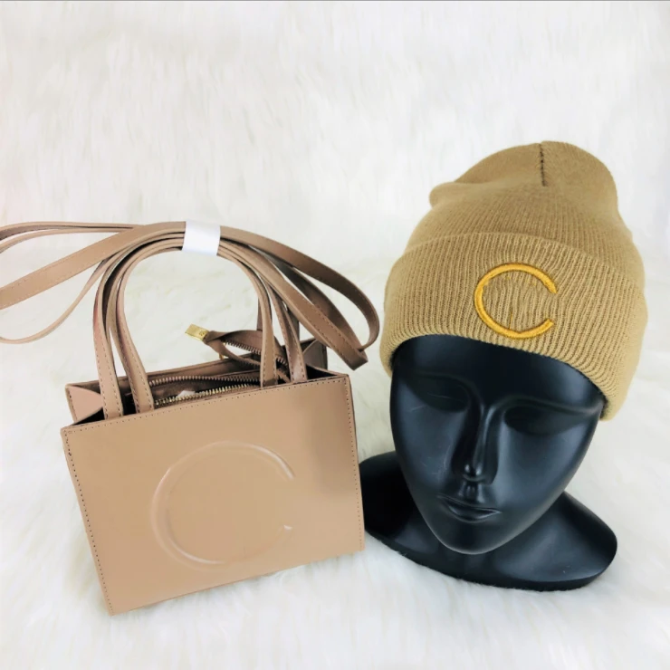 2022 Designer fashion Women Crossbody Handbag Hat Set best selling handbag for women luxury Shoulder Messenger Bag beanie Hat
2022 Designer fashion Women Crossbody Handbag Hat Set best selling handbag for women luxury Shoulder Messenger Bag beanie Hat
