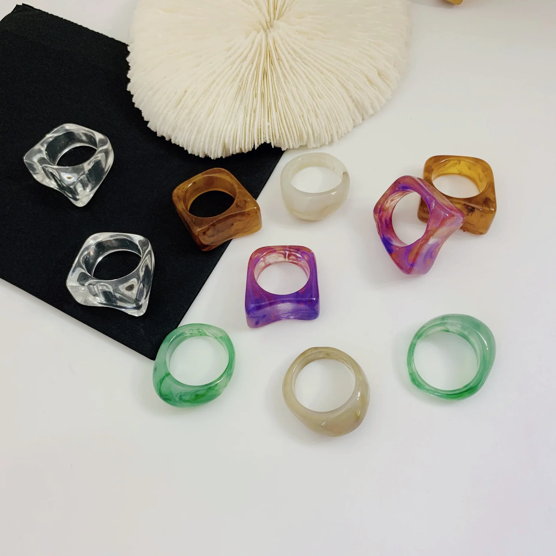 Transparent Resin Acrylic Crystal Geometric Irregular Resin polygon texture ring Tortoiseshell Vintage resin ring
Transparent Resin Acrylic Crystal Geometric Irregular Resin polygon texture ring Tortoiseshell Vintage resin ring