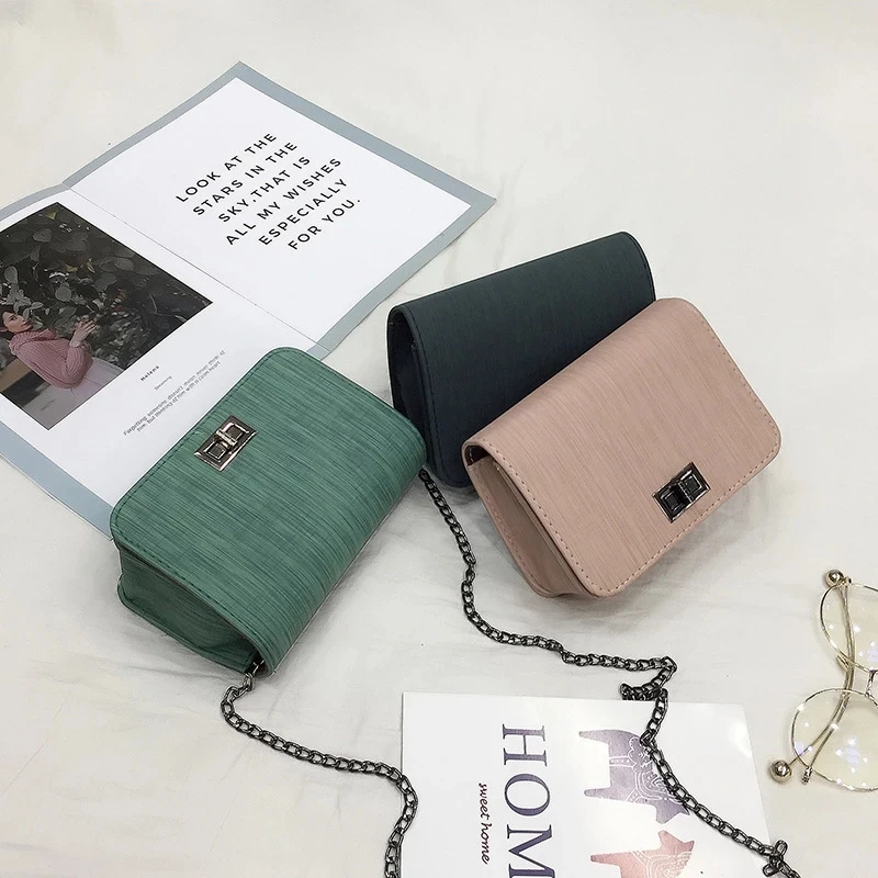 Chain Shoulder Messenger Bag Small Square Cloth Pattern Turn Lock Mini Bag Women Custom Leather Korean Chain Messenger Bag
Chain Shoulder Messenger Bag Small Square Cloth Pattern Turn Lock Mini Bag Women Custom Leather Korean Chain Messenger Bag