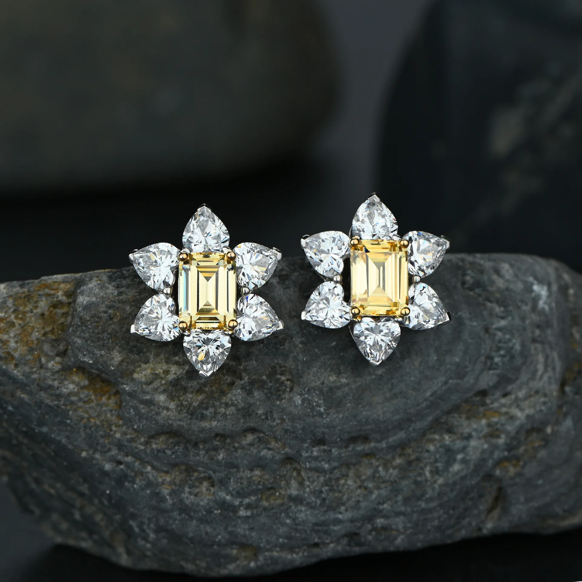 Mu Jing S925 European and beautiful style rectangular 6X8 flower white earrings factory direct sales
Mu Jing S925 European and beautiful style rectangular 6X8 flower white earrings factory direct sales