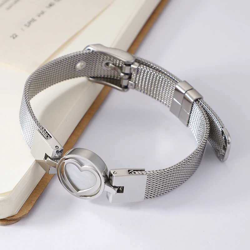 Qings Hot selling Stainless Steel Gold Plating Watch Belt Heart Bangle Bracelet
Qings Hot selling Stainless Steel Gold Plating Watch Belt Heart Bangle Bracelet