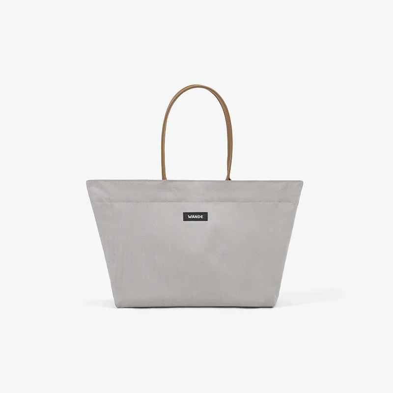 New Luxury Shopping Bag for Clothes Portable Women's Single Shoulder Korean Small Fresh Large Capacity Recycled Shopping Bags
New Luxury Shopping Bag for Clothes Portable Women's Single Shoulder Korean Small Fresh Large Capacity Recycled Shopping Bags