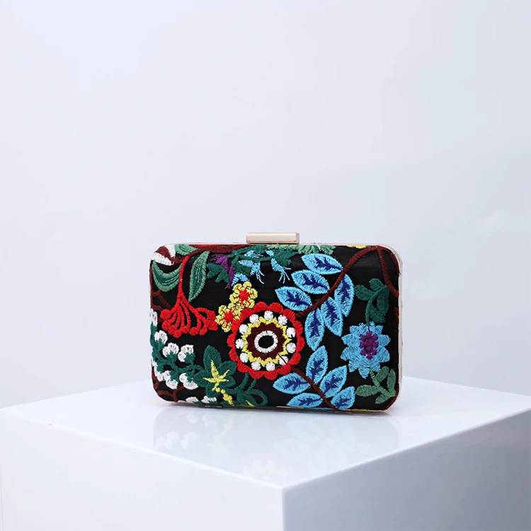 New Embroidered High Quality Luxury Fashion Banquet Evening Bag Flower Diamond Lady Evening Bag Evening Clutch Bag, Black/green/oem
New Embroidered High Quality Luxury Fashion Banquet Evening Bag Flower Diamond Lady Evening Bag Evening Clutch Bag, Black/green/oem