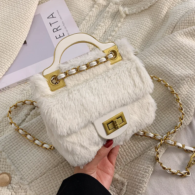Ladies Faux Fur Furry Clutch Bags Shoulder Messenger Purses Chains Plush Handbags Fashion Ladies Shoulder Tote Bags for Women
Ladies Faux Fur Furry Clutch Bags Shoulder Messenger Purses Chains Plush Handbags Fashion Ladies Shoulder Tote Bags for Women