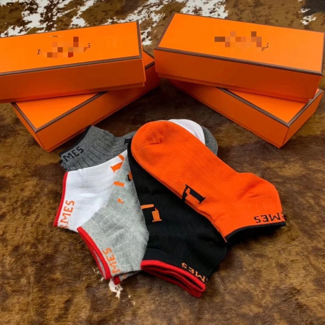 Brand 1Box= 5 Pairs Gift Box Fashion Letter Design Male Socks Comfortable Breathable Cotton Men's Boat Socks, Picture
Brand 1Box= 5 Pairs Gift Box Fashion Letter Design Male Socks Comfortable Breathable Cotton Men's Boat Socks, Picture