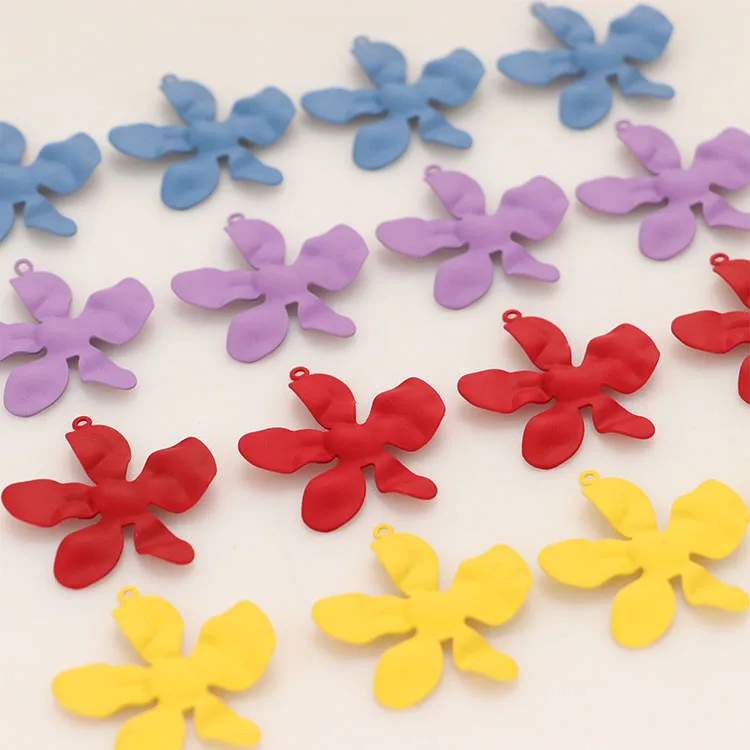 Wholesale Colorful Alloy Flower Charms Color Print Flower Alloy Pendants DIY Jewelry Components and Findings, Blue, purple, red, yellow
Wholesale Colorful Alloy Flower Charms Color Print Flower Alloy Pendants DIY Jewelry Components and Findings, Blue, purple, red, yellow