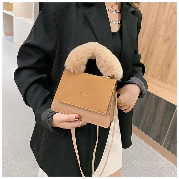 2020 Winter New Fashion All-Match Women Plush Handle One-Shoulder Crossbody Frosted Small Square Handbag, As the pictures
2020 Winter New Fashion All-Match Women Plush Handle One-Shoulder Crossbody Frosted Small Square Handbag, As the pictures