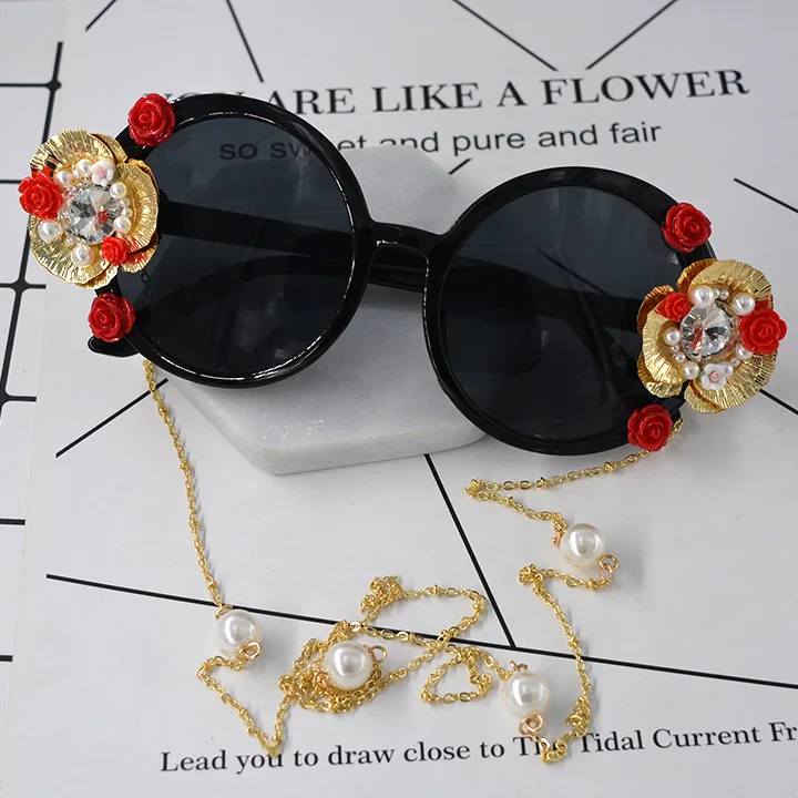 2020 Elva jewelry Retro Small Round Sunglasses Women Vintage Steampunk Sun glasses Pearl Rhinestone sunglasses
2020 Elva jewelry Retro Small Round Sunglasses Women Vintage Steampunk Sun glasses Pearl Rhinestone sunglasses