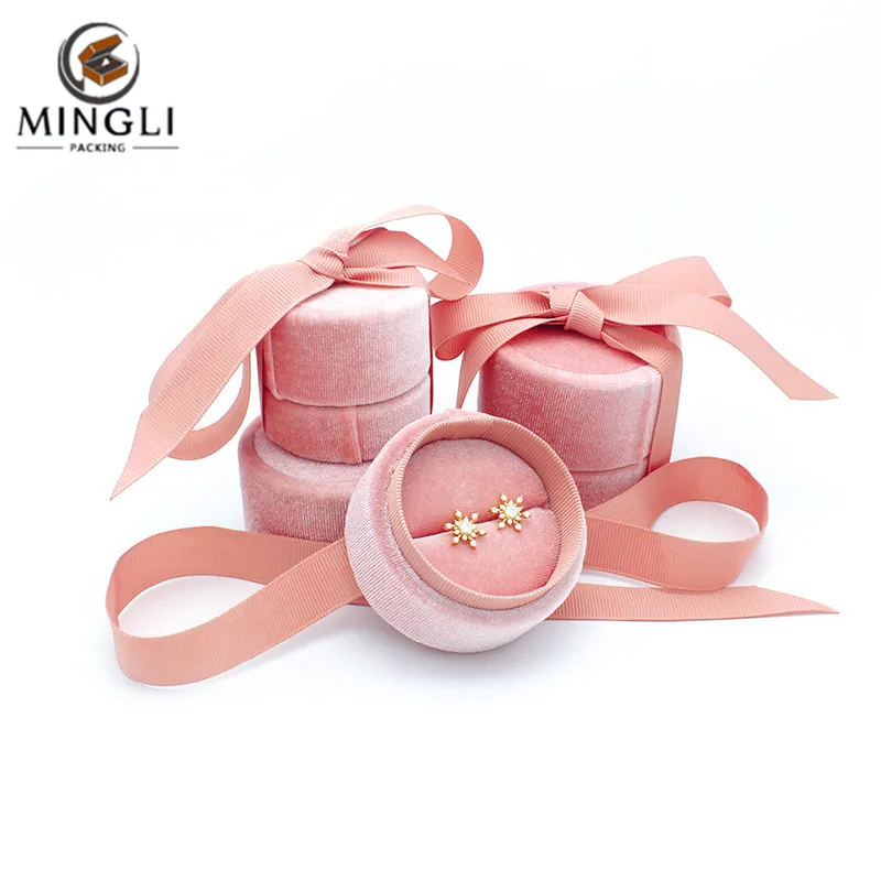 Mingli Wholesale custom logo size luxury jewelry boxs double Round velvet mini small jewelry Pink Ring box, Red, blue, pink
Mingli Wholesale custom logo size luxury jewelry boxs double Round velvet mini small jewelry Pink Ring box, Red, blue, pink