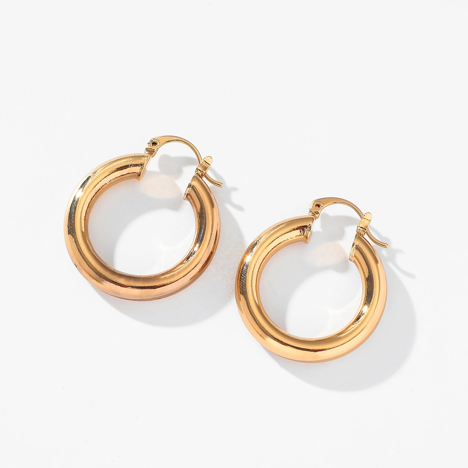 29mm Smooth Huggie Gold Plated Stud Earring Women Chunky Rounded Africa Wholesale Minimalist Western Unique Hoop Earrings
29mm Smooth Huggie Gold Plated Stud Earring Women Chunky Rounded Africa Wholesale Minimalist Western Unique Hoop Earrings