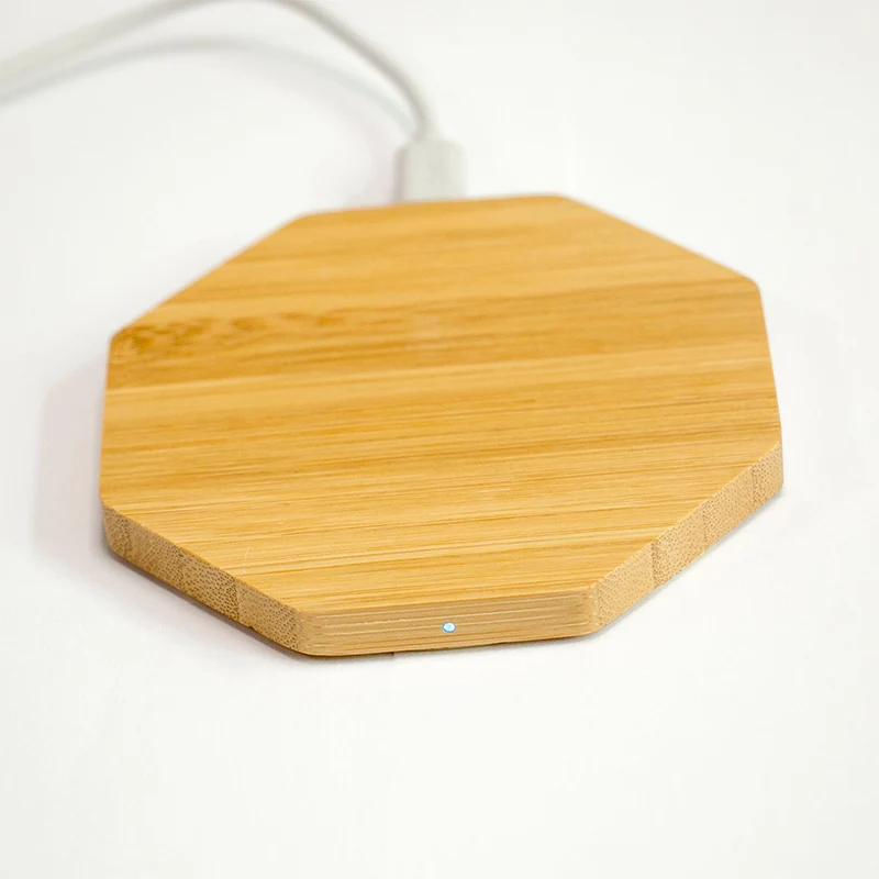 Wireless Charging 2020 NEW Hot Selling Portable Universal Wooden Wireless Phone Charger Fast Charging Customized Mobile Power
Wireless Charging 2020 NEW Hot Selling Portable Universal Wooden Wireless Phone Charger Fast Charging Customized Mobile Power