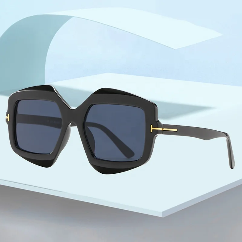 2021 Newest Luxury Women Fashion Trendy Shades Sunglasses for Men and Women
2021 Newest Luxury Women Fashion Trendy Shades Sunglasses for Men and Women