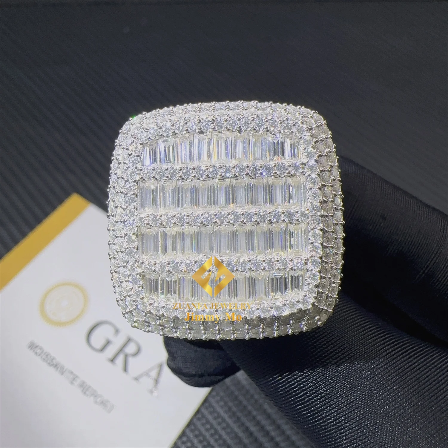 2023 New Arrivals Iced out Hip Hop Ring 925 Sterling Silver VVS1 Baguette Moissanite Man Pinky Ring
2023 New Arrivals Iced out Hip Hop Ring 925 Sterling Silver VVS1 Baguette Moissanite Man Pinky Ring