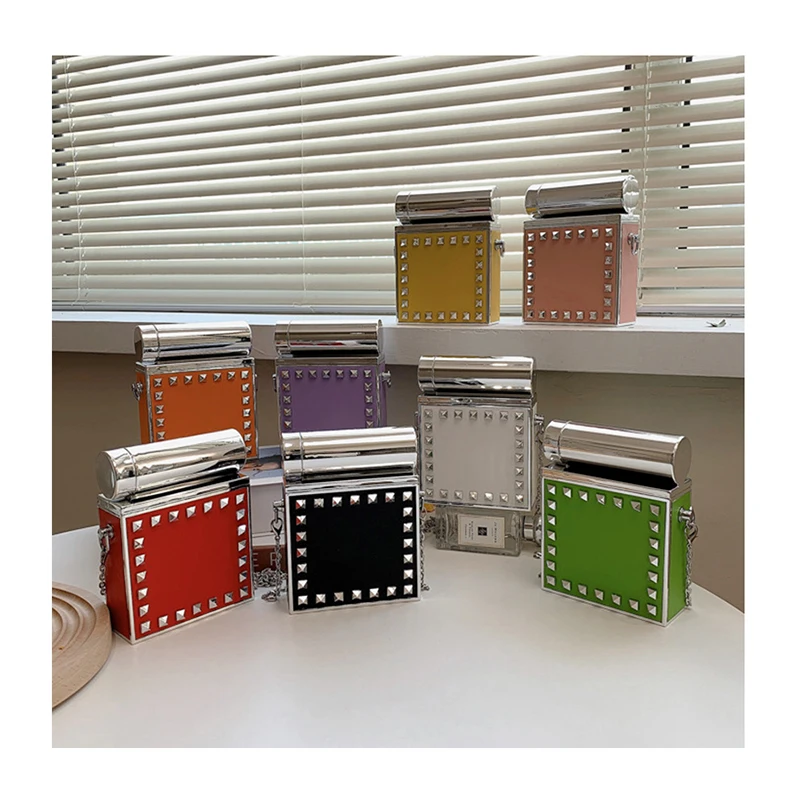 Mini Rivet Crossbody Bags Luxury Chain Box Hand Bags Ins Personality Small Square Bags Women Lipstick Purses Female Handbags
Mini Rivet Crossbody Bags Luxury Chain Box Hand Bags Ins Personality Small Square Bags Women Lipstick Purses Female Handbags