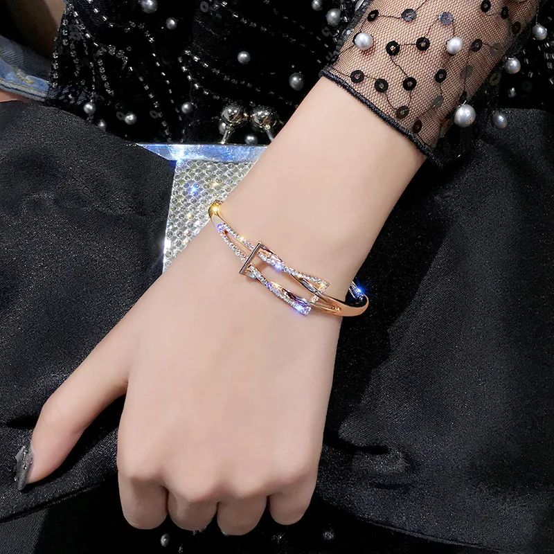 2021 Fall Jewelry Rose Gold Simple Crystal Bangle Bracelet Glitter Full Rhinestone Crystal Screw Nail CZ Bracelet For Girls
2021 Fall Jewelry Rose Gold Simple Crystal Bangle Bracelet Glitter Full Rhinestone Crystal Screw Nail CZ Bracelet For Girls