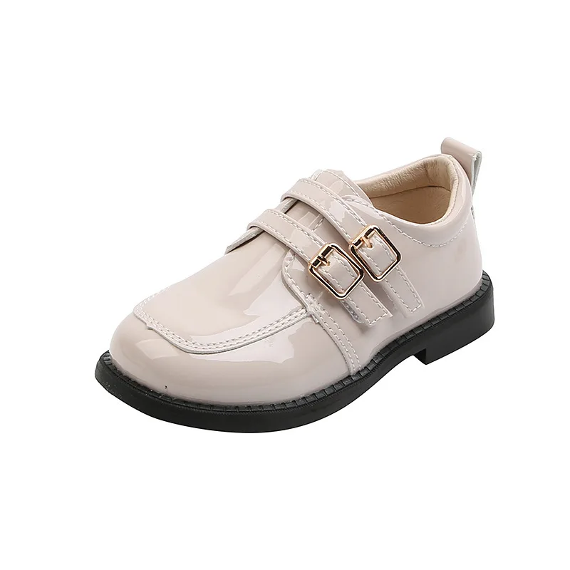 British style girl's leather shoes 2021 new children's soft sole little girl flat shoes
British style girl's leather shoes 2021 new children's soft sole little girl flat shoes