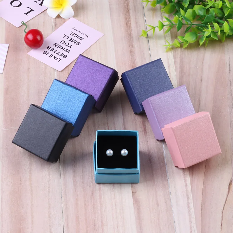 High-End Custom Logo Jewelry Box Lid Finger Ring Box for Jewelry Packaging & Display
High-End Custom Logo Jewelry Box Lid Finger Ring Box for Jewelry Packaging & Display