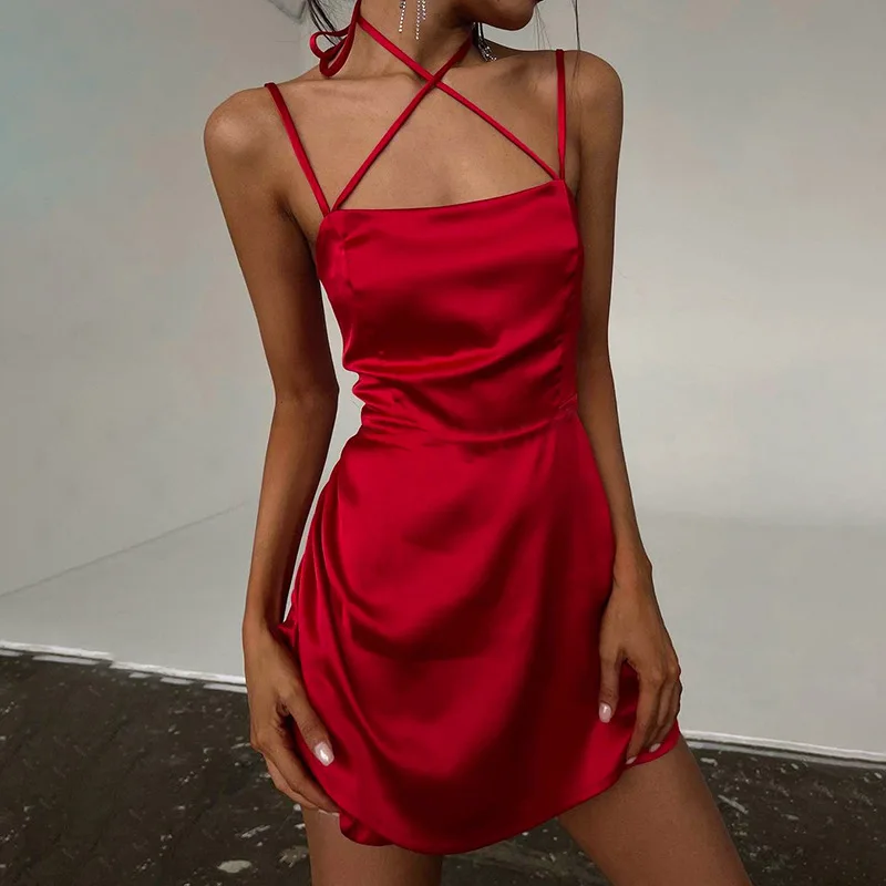 2022 spring new net color cross neck suspender high waist A-line pajamas dress
2022 spring new net color cross neck suspender high waist A-line pajamas dress
