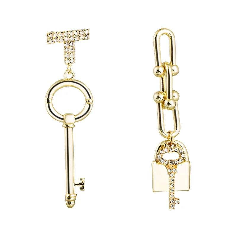 New fashion creative asymmetric alloy key earrings, high quality rhinestone gold earrings fashion women's accessories, Picture shows
New fashion creative asymmetric alloy key earrings, high quality rhinestone gold earrings fashion women's accessories, Picture shows