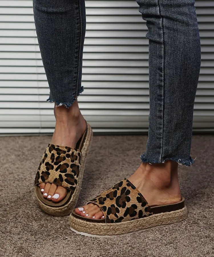 2021 wholesales custom logo fashion ladies female summer casual slides shoes women thick bottom slippers, Black, white and black, leopard
2021 wholesales custom logo fashion ladies female summer casual slides shoes women thick bottom slippers, Black, white and black, leopard