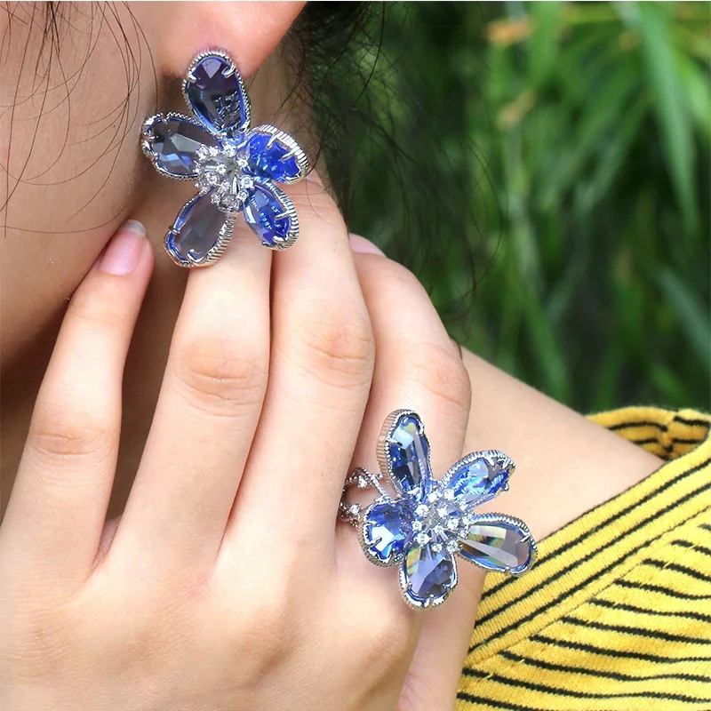 Blue Crystal Flower Big Earring for Women Engagement Wedding Cocktail Fashion Personality Earrings
Blue Crystal Flower Big Earring for Women Engagement Wedding Cocktail Fashion Personality Earrings