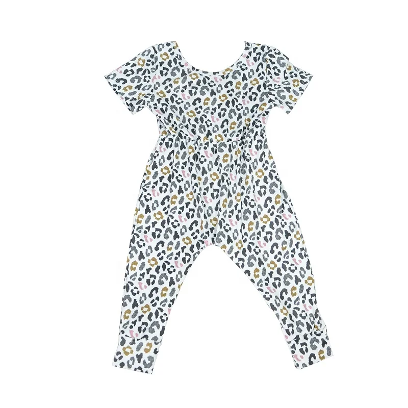 Children's Valentine's day set beautiful girl leopard print one-piece boutique set
Children's Valentine's day set beautiful girl leopard print one-piece boutique set