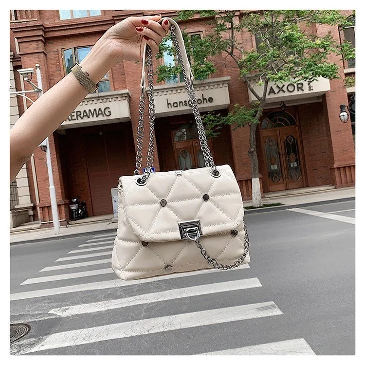 Fashion Ladies Flip Embroidery Thread Shoulder Bag Rivet Decoration Handbag And Purses, Multicolor
Fashion Ladies Flip Embroidery Thread Shoulder Bag Rivet Decoration Handbag And Purses, Multicolor