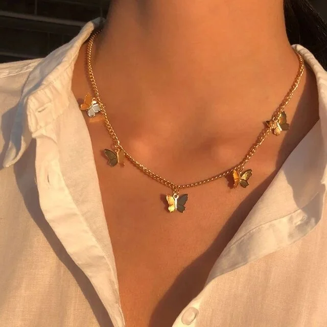 2021 Finishon Wholesale exquisite 18K gold diamond butterfly necklace girls jewelry golden pendant woman necklace, 2 colors
2021 Finishon Wholesale exquisite 18K gold diamond butterfly necklace girls jewelry golden pendant woman necklace, 2 colors