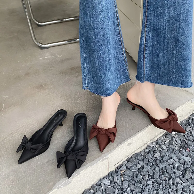 Fashion Women Slippers Thin Low Heels Black Rose Red Shoes Pointed Toe Big Bow Design Slip On Summer Beach Shoes Elegant Mules
Fashion Women Slippers Thin Low Heels Black Rose Red Shoes Pointed Toe Big Bow Design Slip On Summer Beach Shoes Elegant Mules